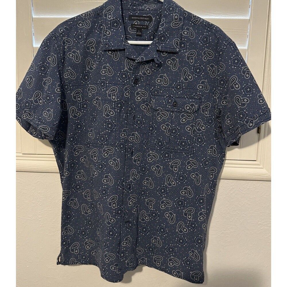 Banana Republic Mens Button Up Shirt Camden Fit Gray Paisley print SS Small S